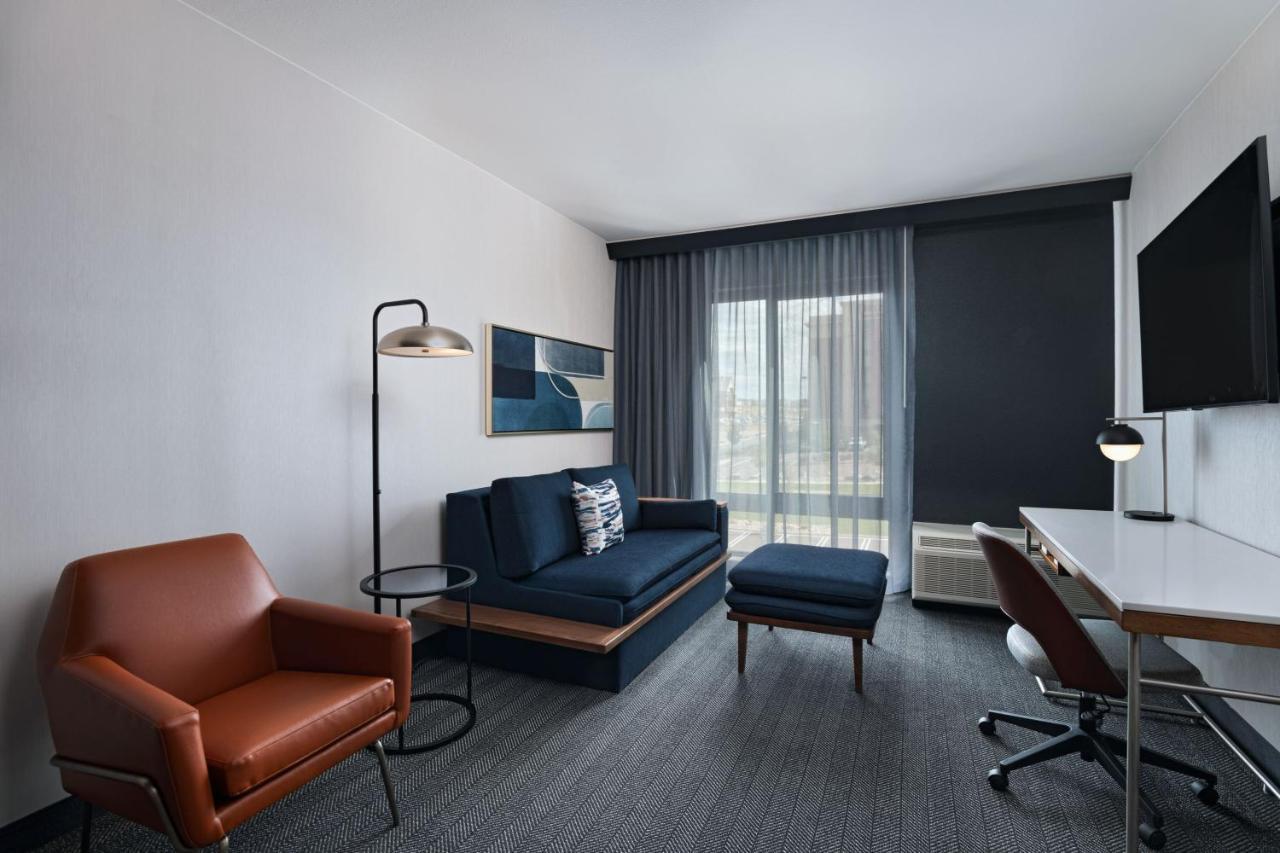 Отель Courtyard By Marriott Colorado Springs North, Air Force Academy Экстерьер фото