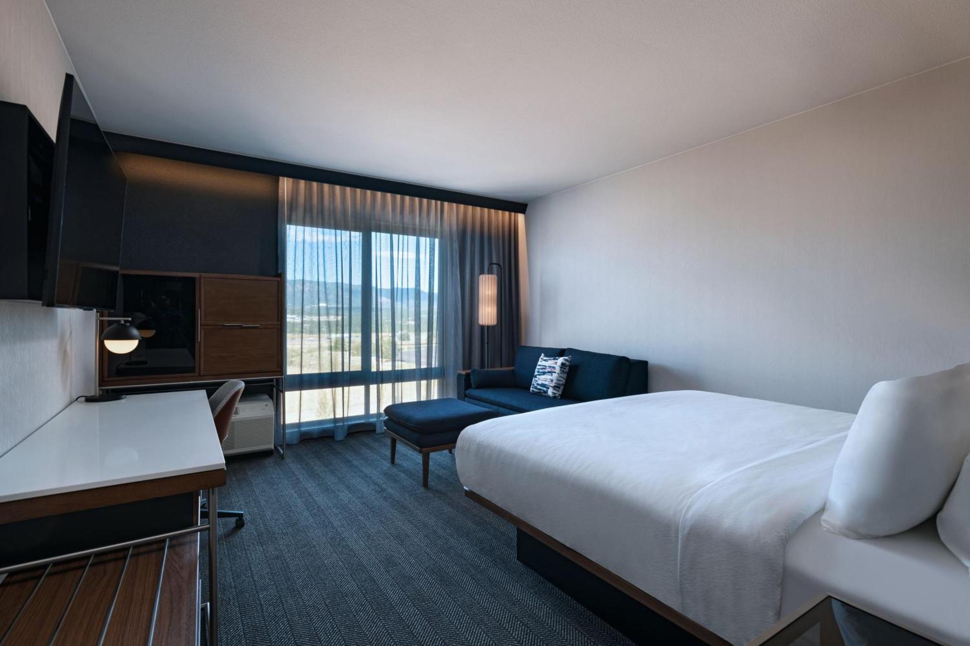 Отель Courtyard By Marriott Colorado Springs North, Air Force Academy Экстерьер фото