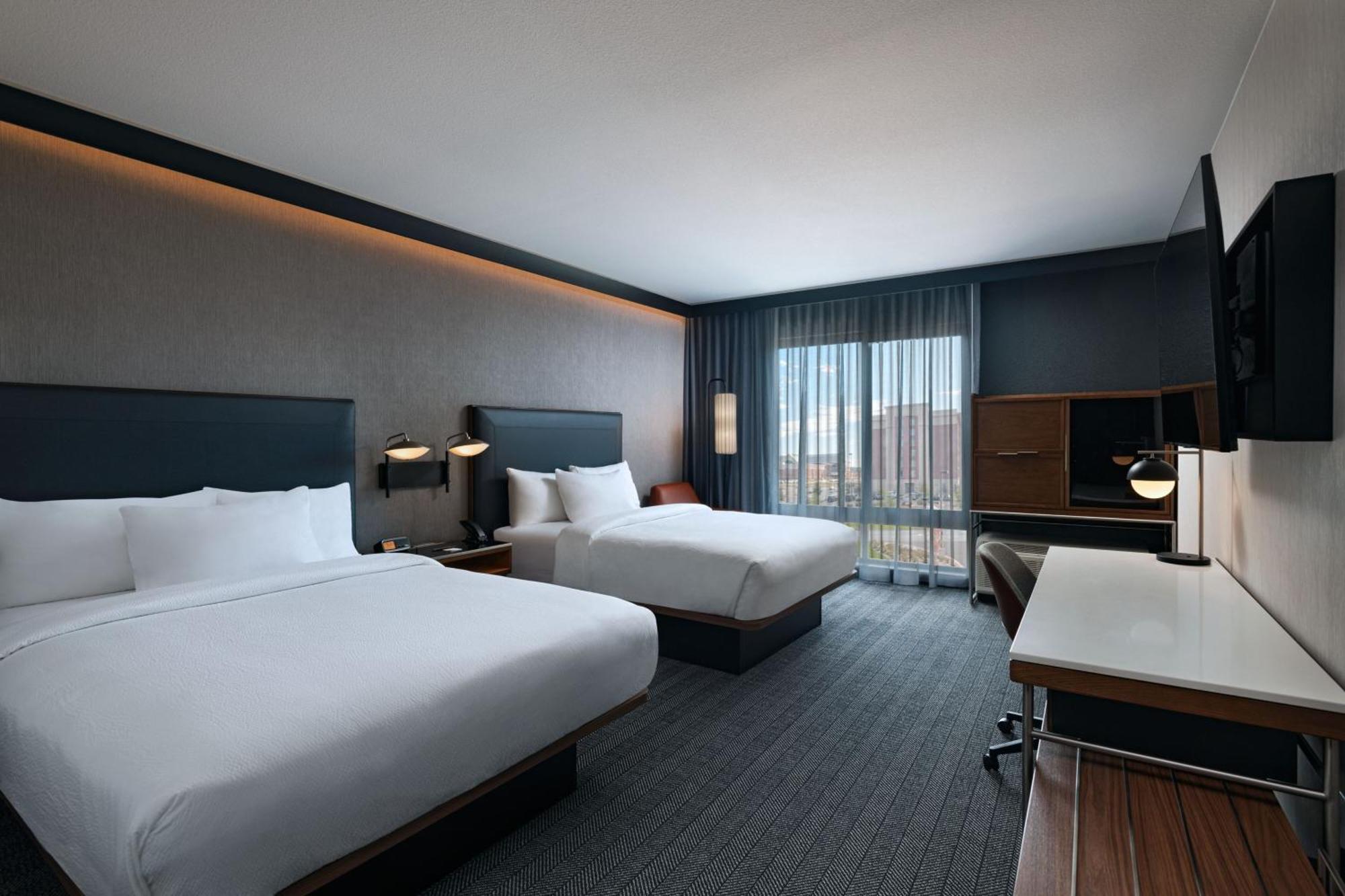 Отель Courtyard By Marriott Colorado Springs North, Air Force Academy Экстерьер фото