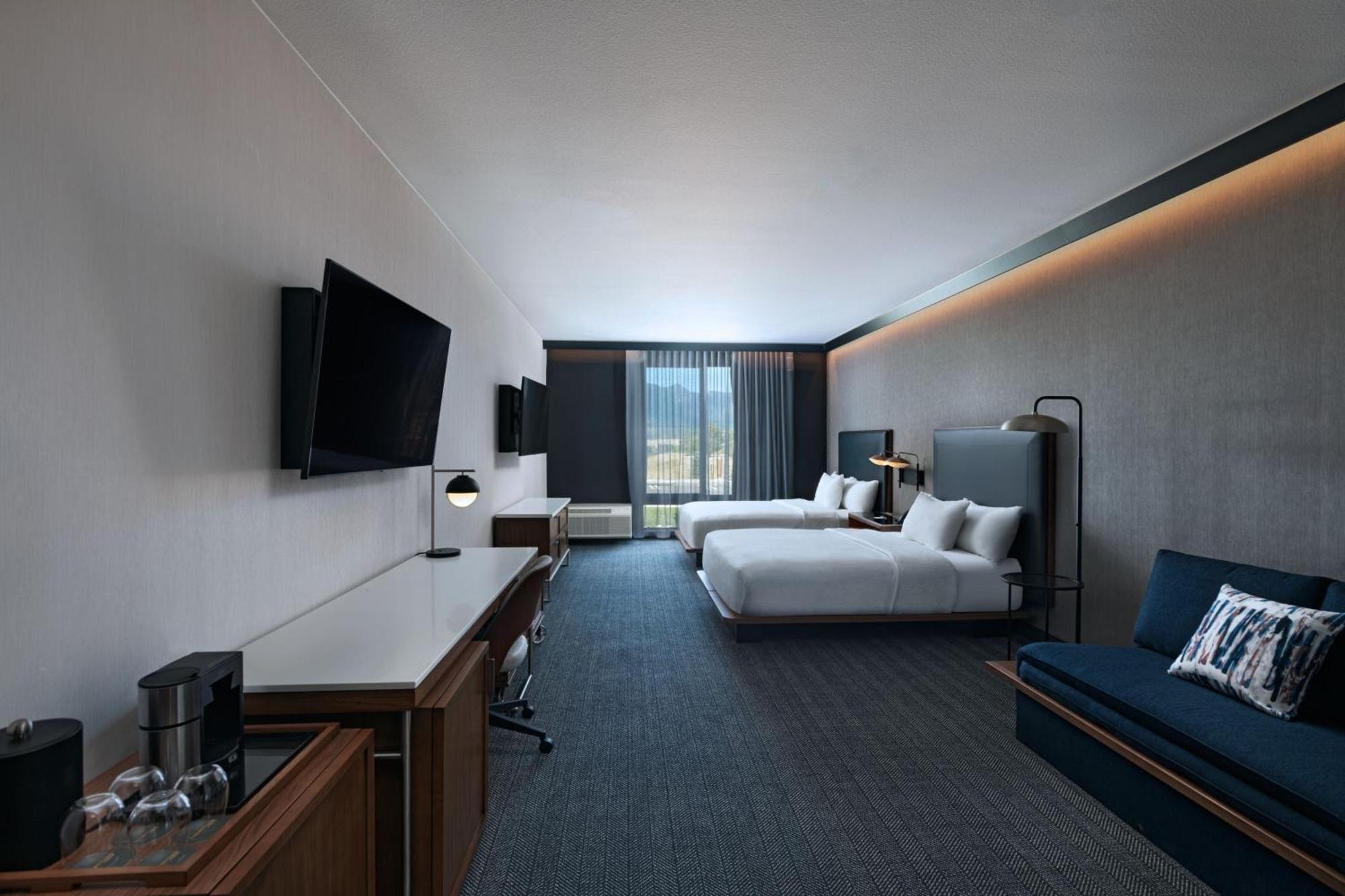 Отель Courtyard By Marriott Colorado Springs North, Air Force Academy Экстерьер фото